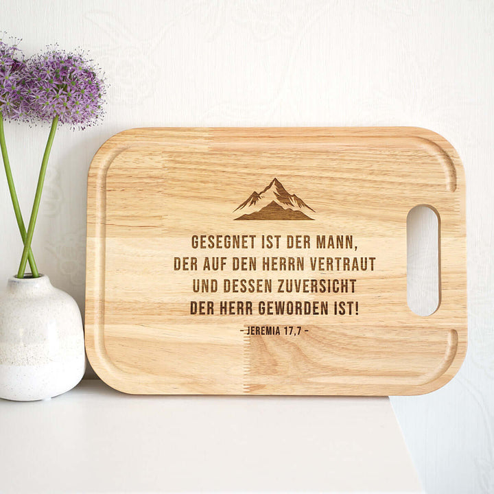 Schneidebrett "gesegnet ist der Mann" · Gummibaum · Bibelvers Gravur · Jeremia 17,7