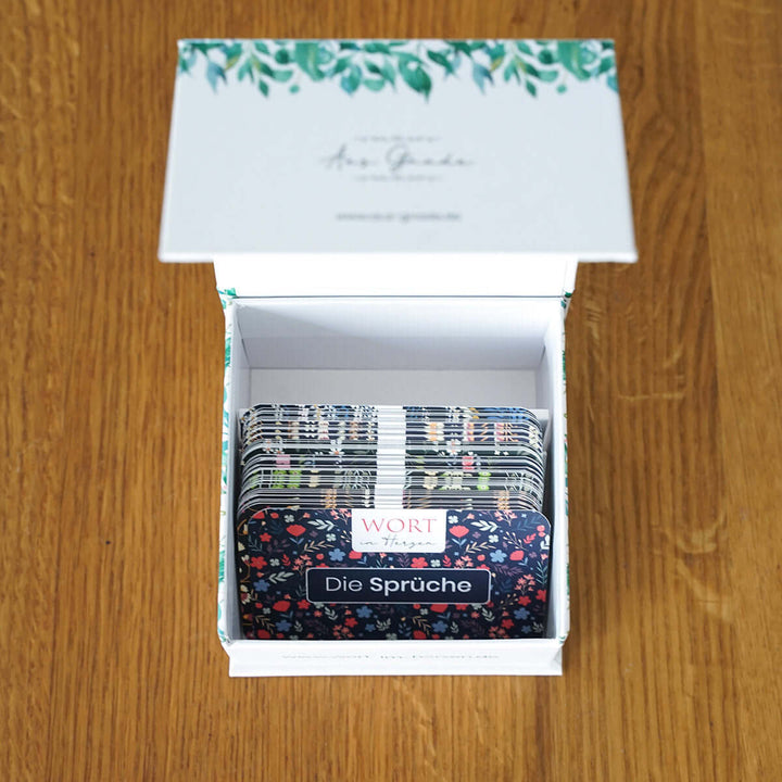 Wort im Herzen · "Die Sprüche" + Aufbewahrungsbox · 48 Bibelvers-Lernkarten – Aus Gnade