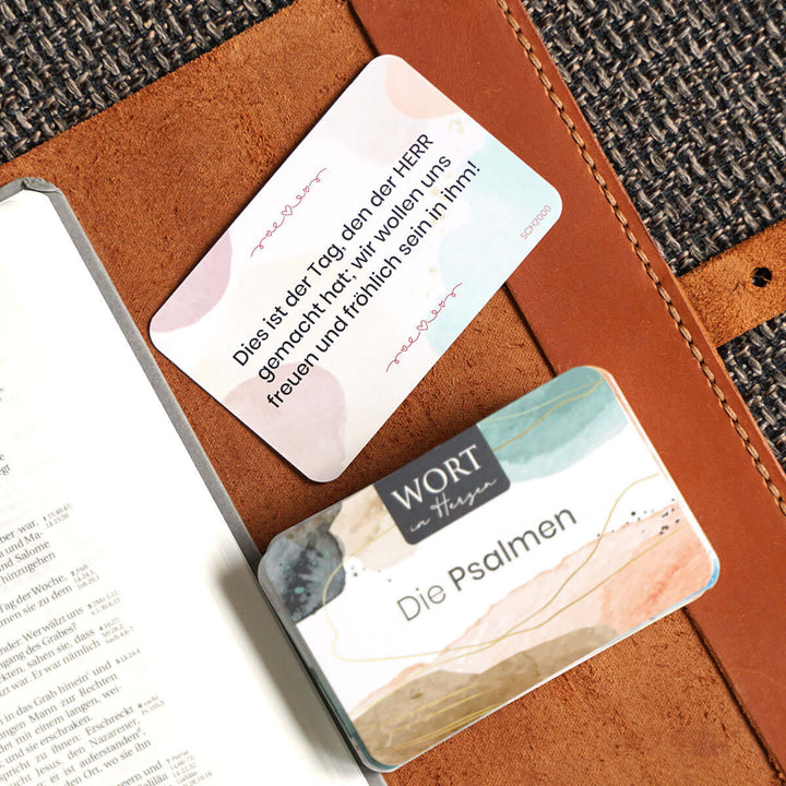Wort im Herzen · "Die Psalmen" + Aufbewahrungsbox · Bibelvers-Lernkarten – Aus Gnade