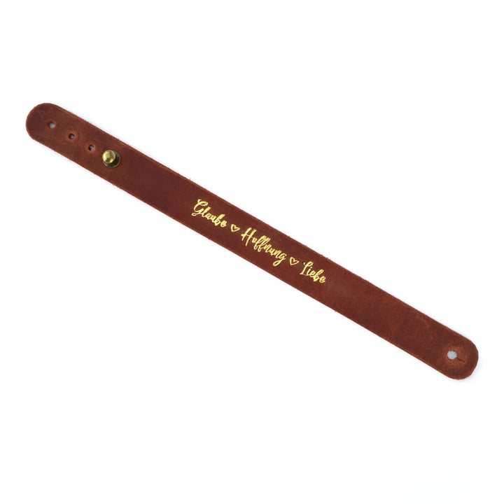 Armband "Glaube Hoffnung Liebe" · Echtes Leder · Cognac mit Goldglanz Prägung – Aus Gnade