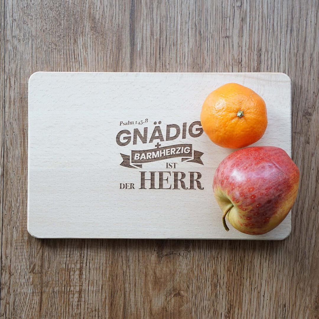 Holz-Brettchen "Gnädig & Barmherzig" · Buche / Bambus · Bibelvers Gravur – Aus Gnade