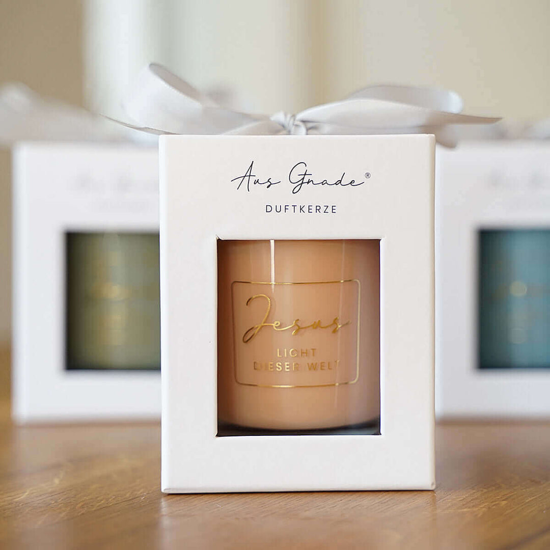 Premium Duftkerzen "Jesus – Licht dieser Welt" · 4 Dufte · Geschenkbox – Aus Gnade