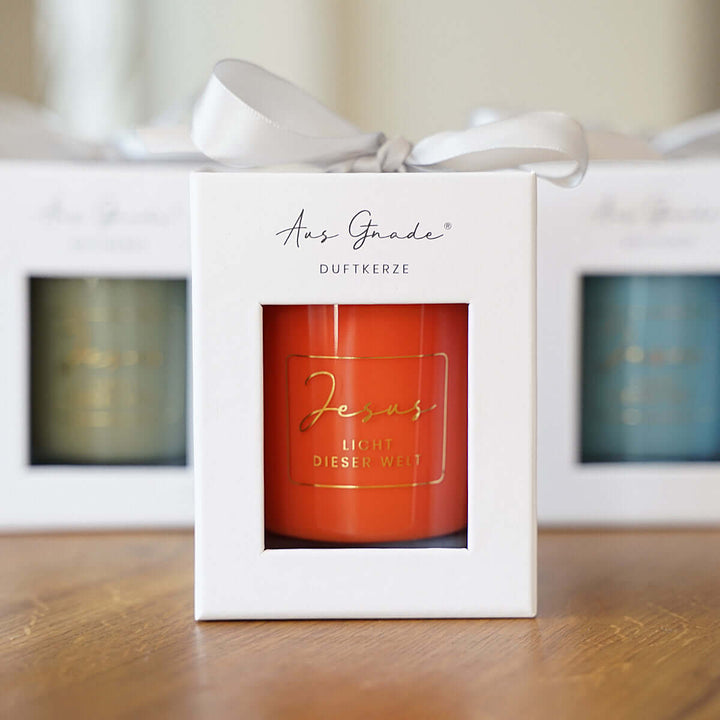 Premium Duftkerze "Jesus – Licht dieser Welt" · Geschenkbox · Sandelholz + Orange – Aus Gnade