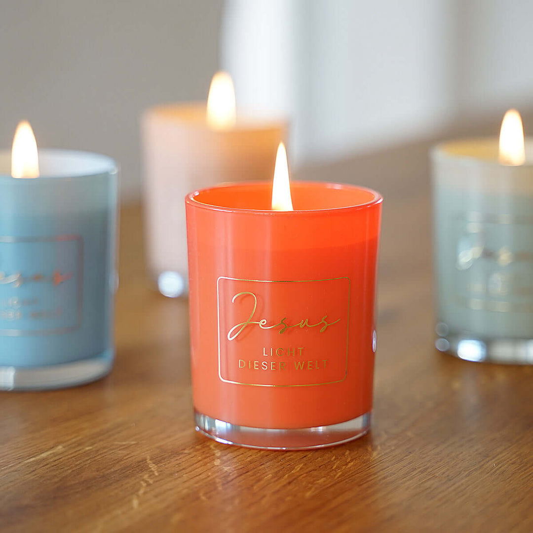 Premium Duftkerze "Jesus – Licht dieser Welt" · Geschenkbox · Sandelholz + Orange – Aus Gnade