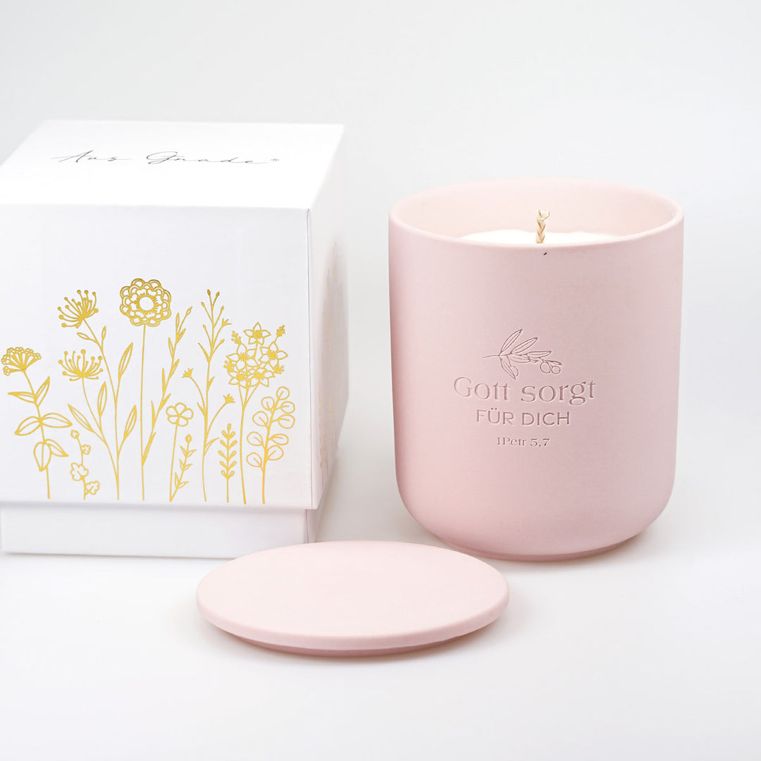 Premium Duftkerze "Gott sorgt" · Keramik-Gravur + Geschenkbox · Sakura