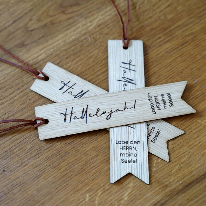Holz-Lesezeichen "Hallelujah!" · Echtes Holz · Gravur Bibelvers – Aus Gnade