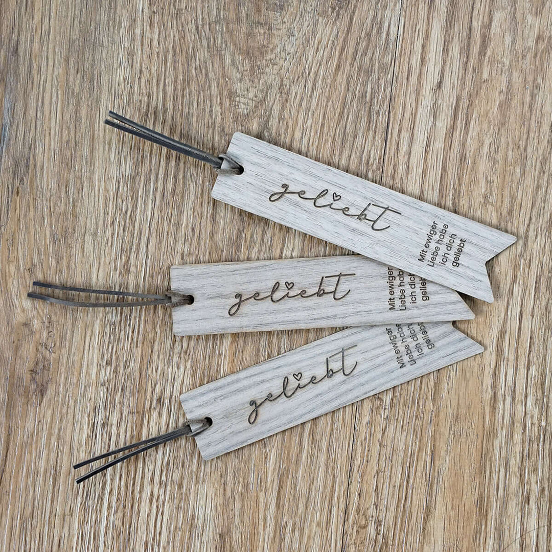 Holz-Lesezeichen "geliebt" · Echtes Holz · Gravur – Aus Gnade