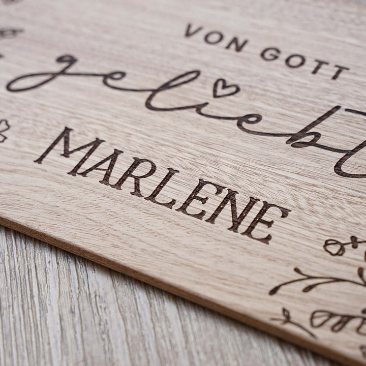 Personalisiertes Holzschild "Von Gott geliebt" · Wunschname als Gravur – Aus Gnade
