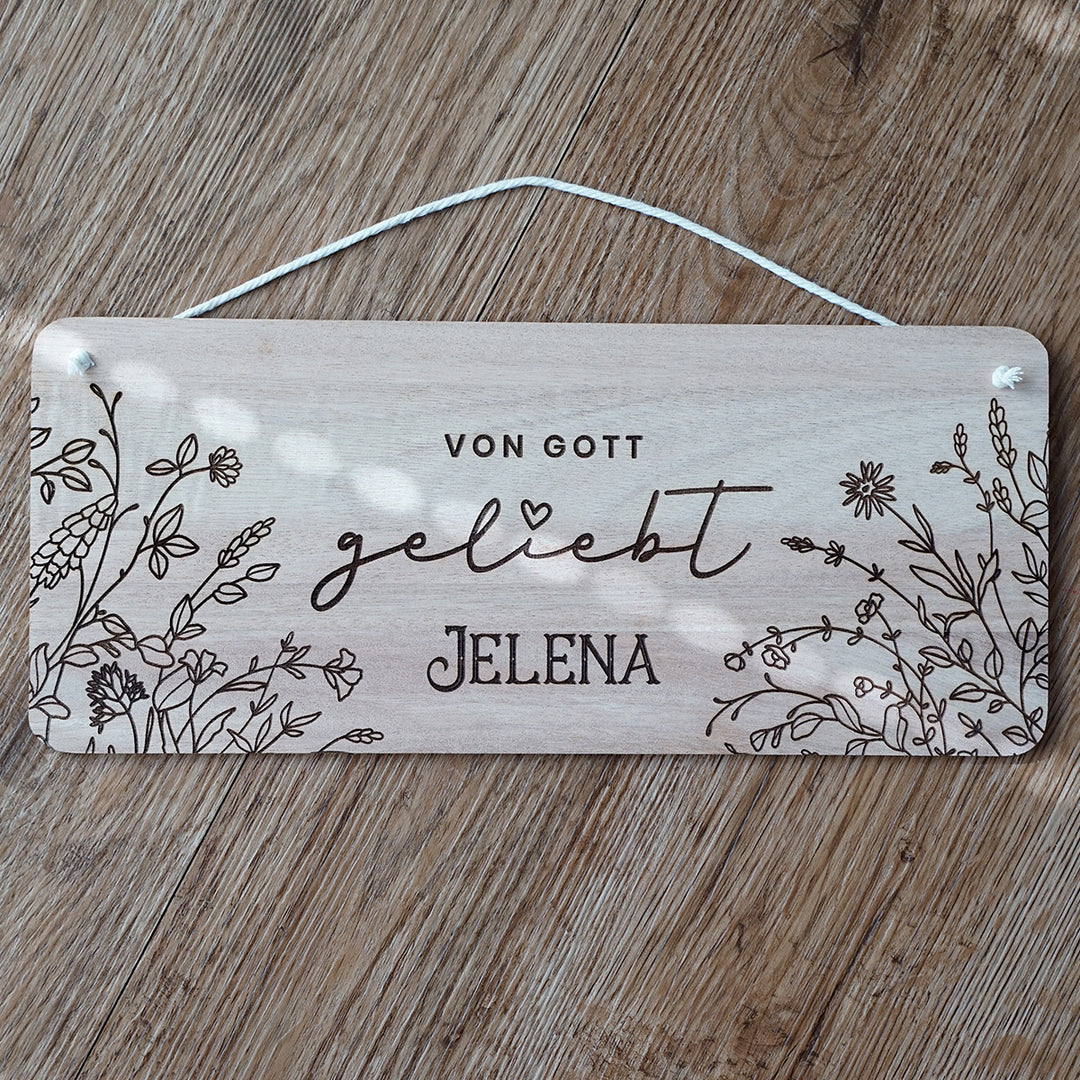 Personalisiertes Holzschild "Von Gott geliebt" · Wunschname als Gravur