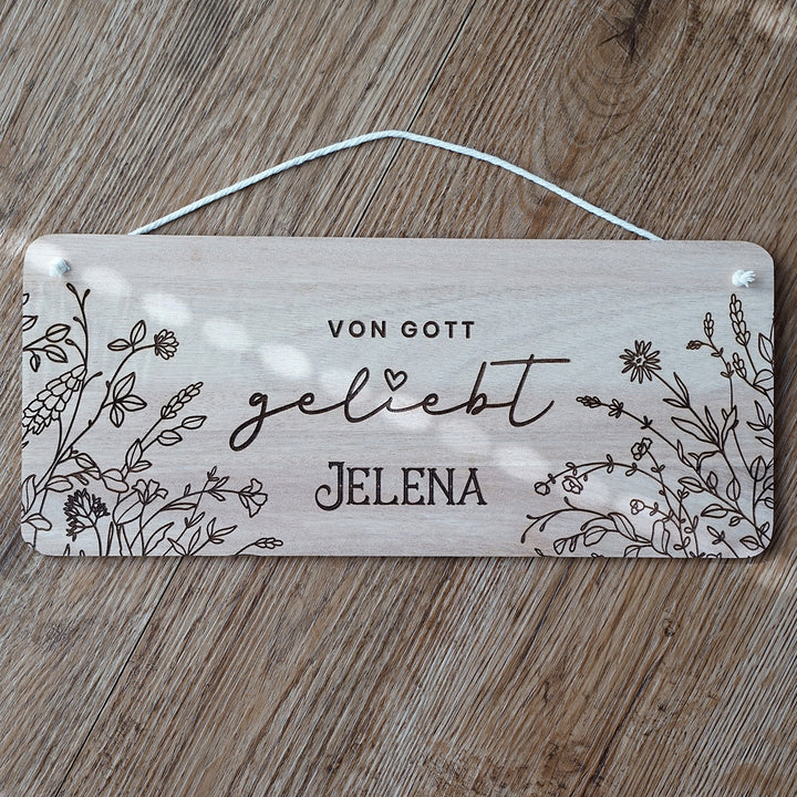 Personalisiertes Holzschild "Von Gott geliebt" · Wunschname als Gravur