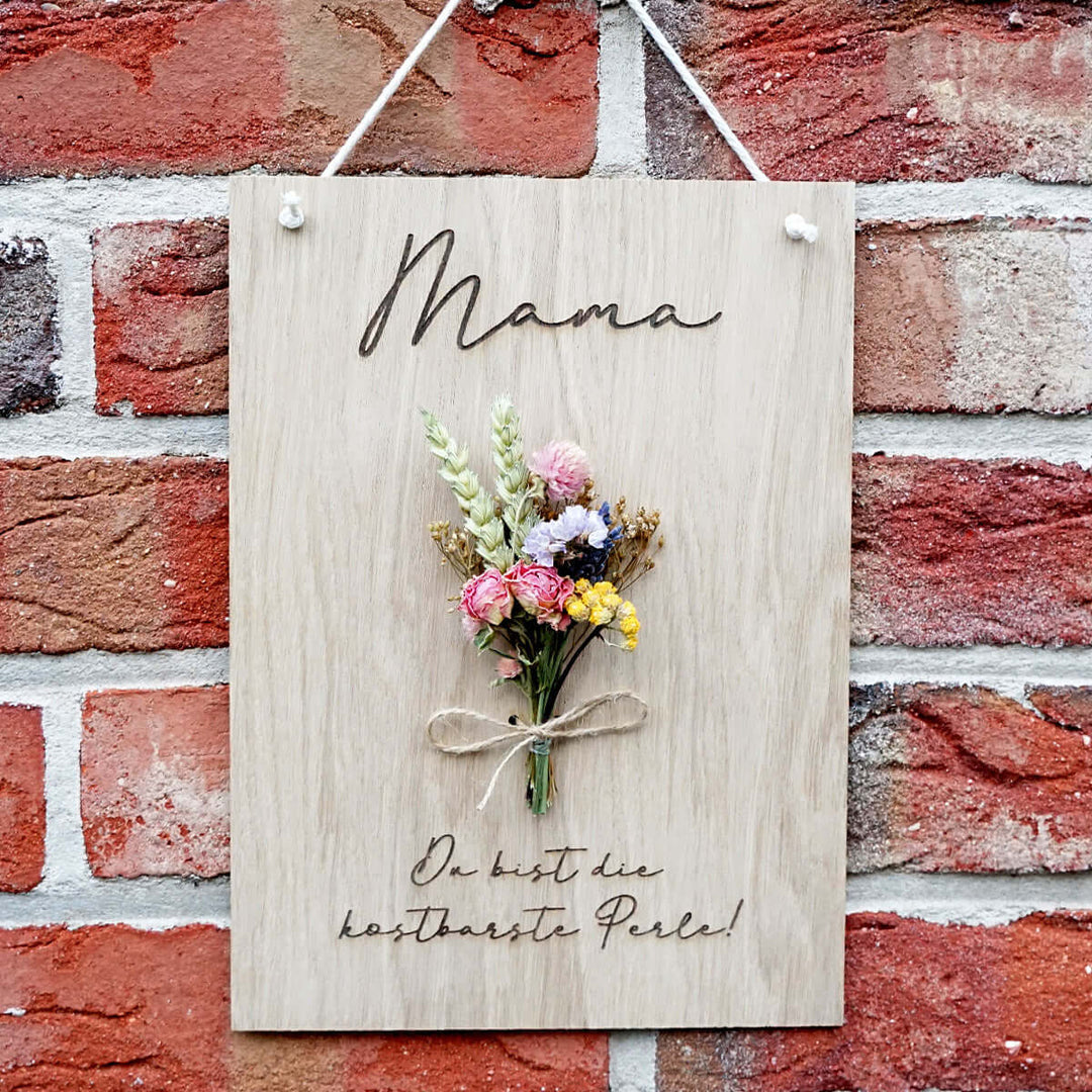 Holzschild "Mama" 3D mit Trockenblumen & Gravur – Aus Gnade