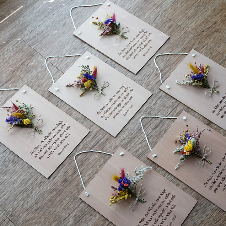 Personalisiertes Holzschild "Trockenblumen" · 3D mit Trockenblumen & Gravur