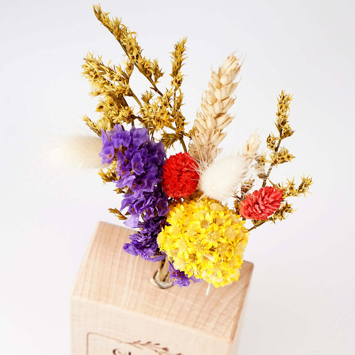 Holzvase "Glaube Hoffnung Liebe" mit Trockenblumen · Gravur
