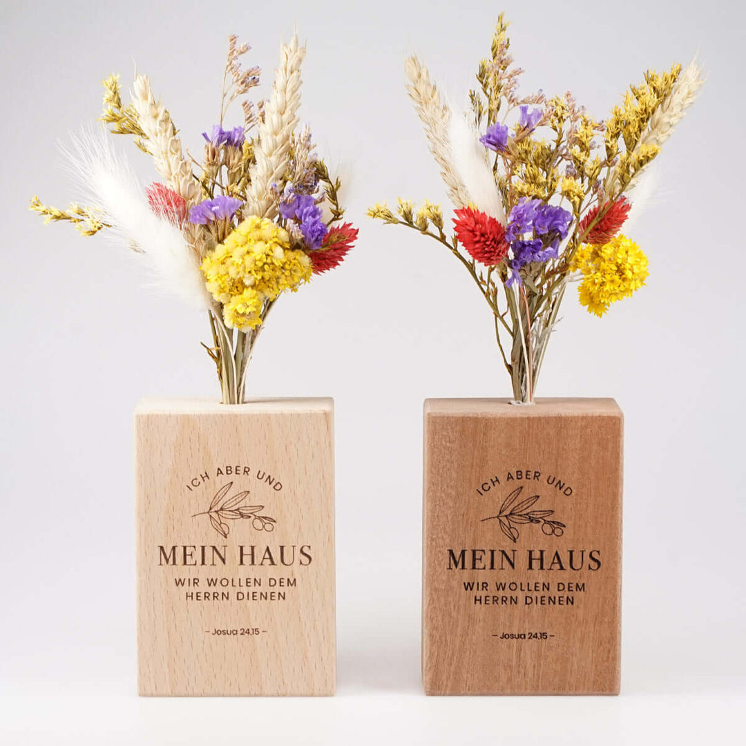 Holzvase "Mein Haus" mit Trockenblumen · Gravur