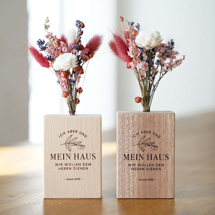 Holzvase "Mein Haus" mit Trockenblumen · handgefertigt · Gravur – Aus Gnade