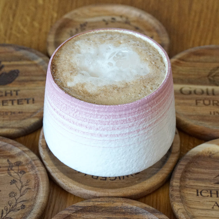 Kaffeetasse "Flat White" · inkl. Holzuntersetzer mit Bibelvers-Gravur