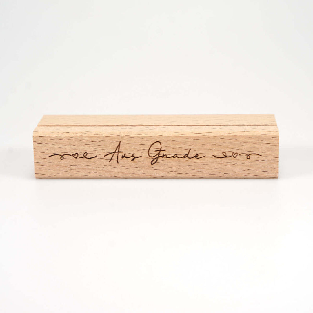 Kartenhalter "Aus Gnade" Holzgravur · handmade – Aus Gnade