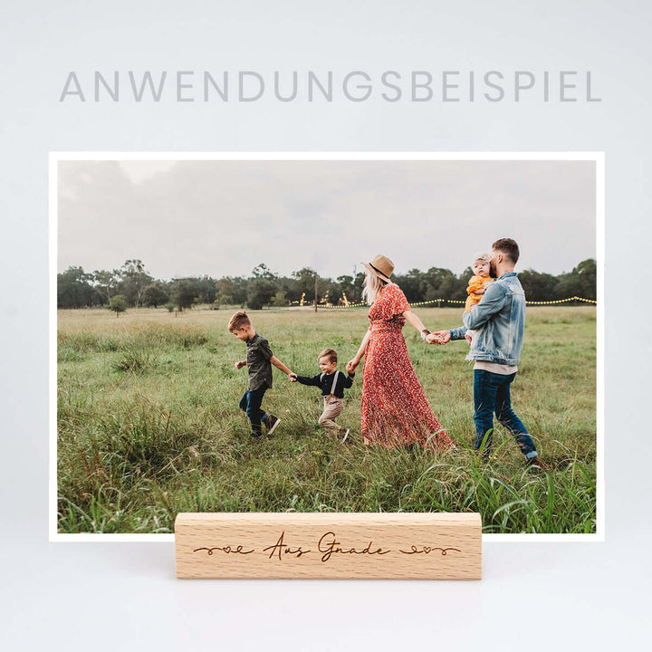 Kartenhalter "Aus Gnade" Holzgravur · handmade – Aus Gnade