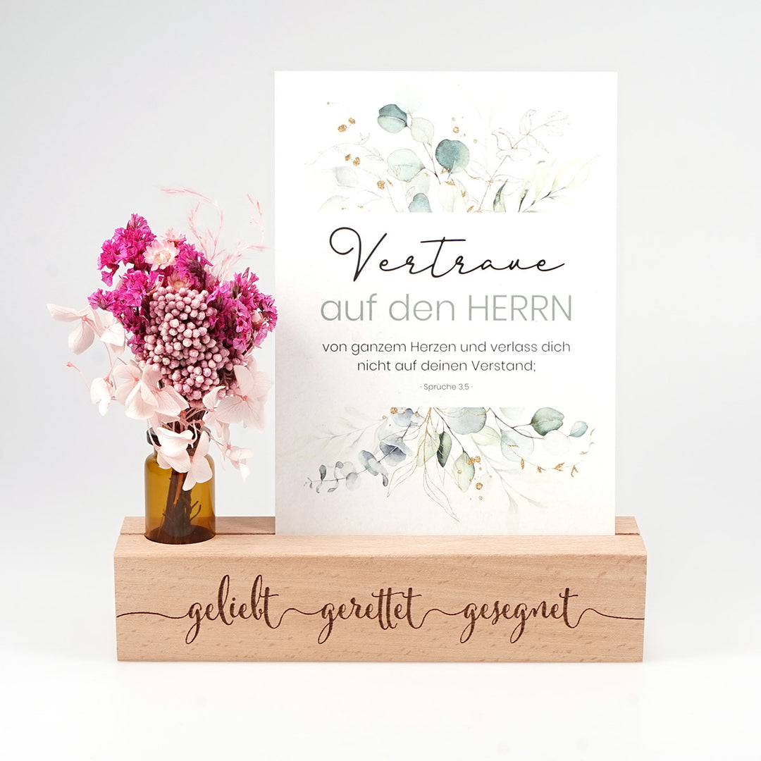 Kartenhalter "geliebt gerettet gesegnet" mit Trockenblumen · Holzgravur · inkl. Postkarte