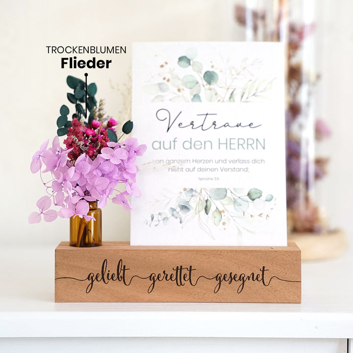 Kartenhalter "geliebt gerettet gesegnet" mit Trockenblumen · Holzgravur · inkl. Postkarte