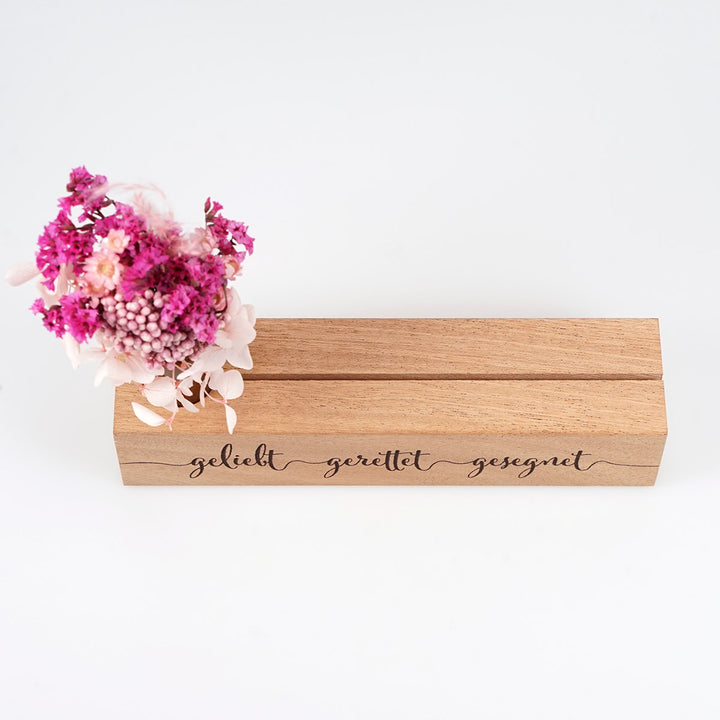 Kartenhalter "geliebt gerettet gesegnet" mit Trockenblumen · Holzgravur · inkl. Postkarte
