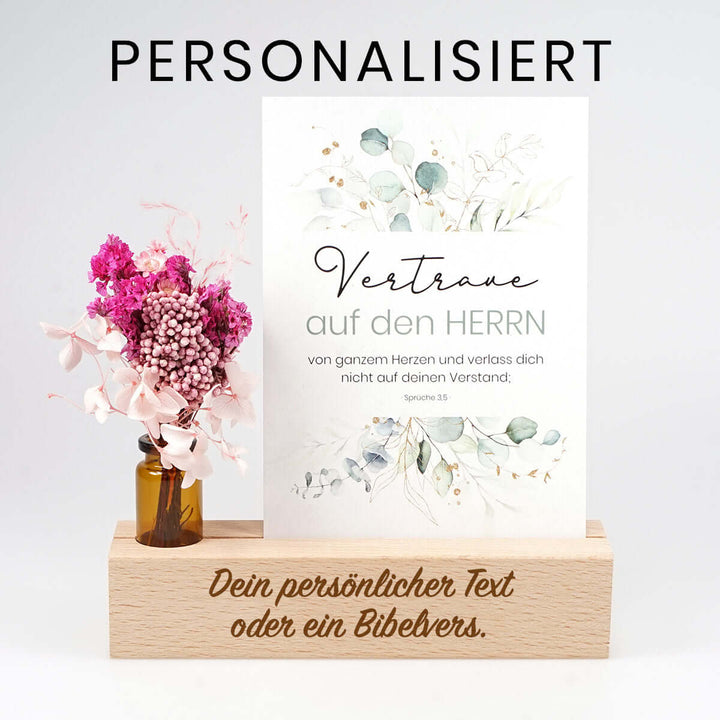Personalisierter Kartenhalter "Dein Text" mit Trockenblumen · Holzgravur · inkl. Postkarte