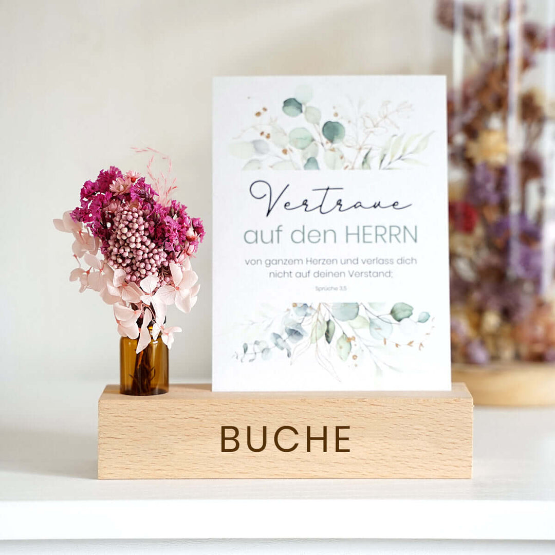 Personalisierter Kartenhalter "Dein Text" mit Trockenblumen · Holzgravur · inkl. Postkarte