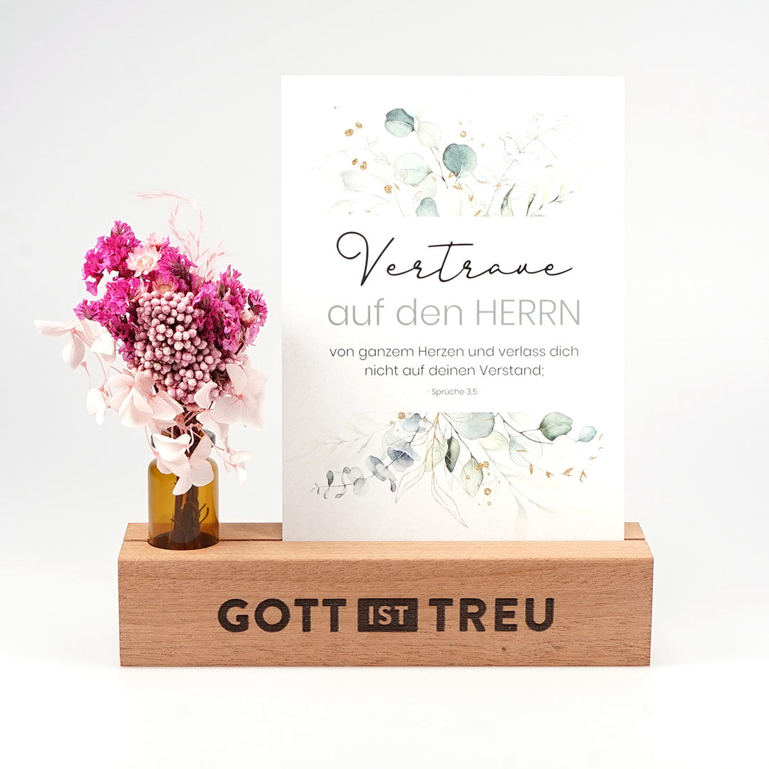 Kartenhalter "Gott ist treu" mit Trockenblumen · Holzgravur · inkl. Postkarte