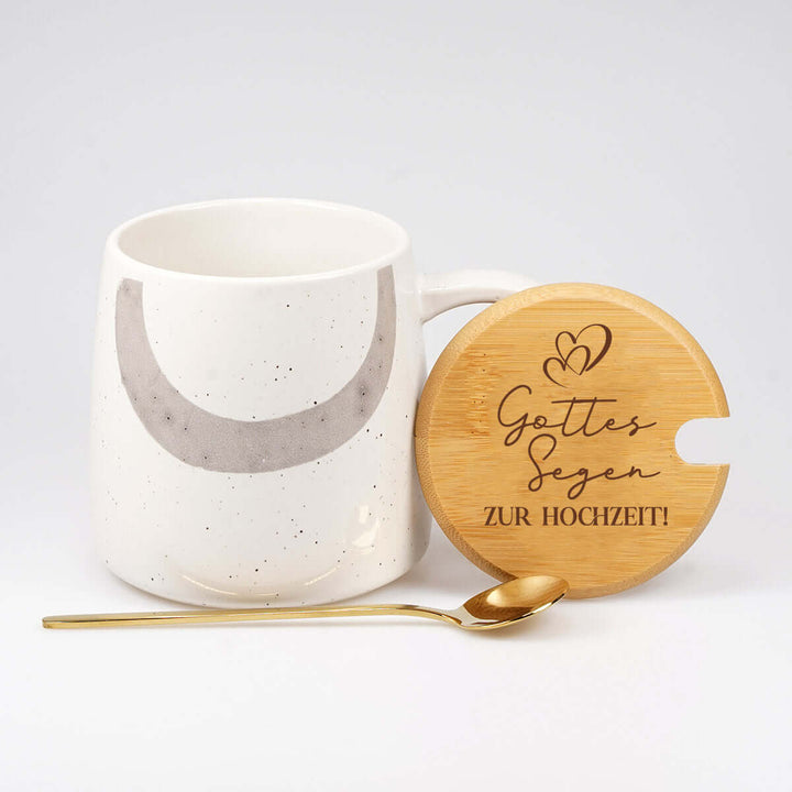 Premium Tasse "Gottes Segen zur Hochzeit" · inkl. Holzdeckel, Gravur & Löffel