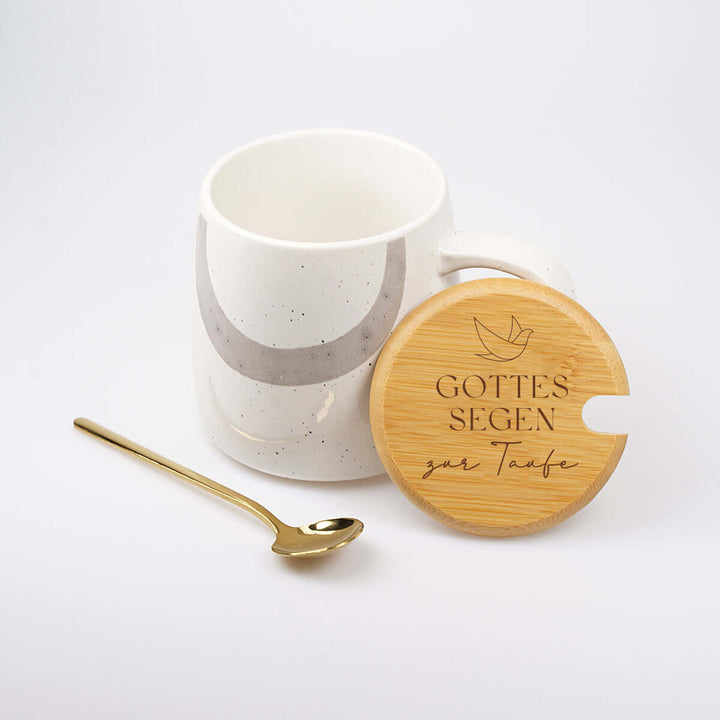 Premium Tasse "Gottes Segen zur Taufe" · inkl. Holzdeckel, Gravur & Löffel