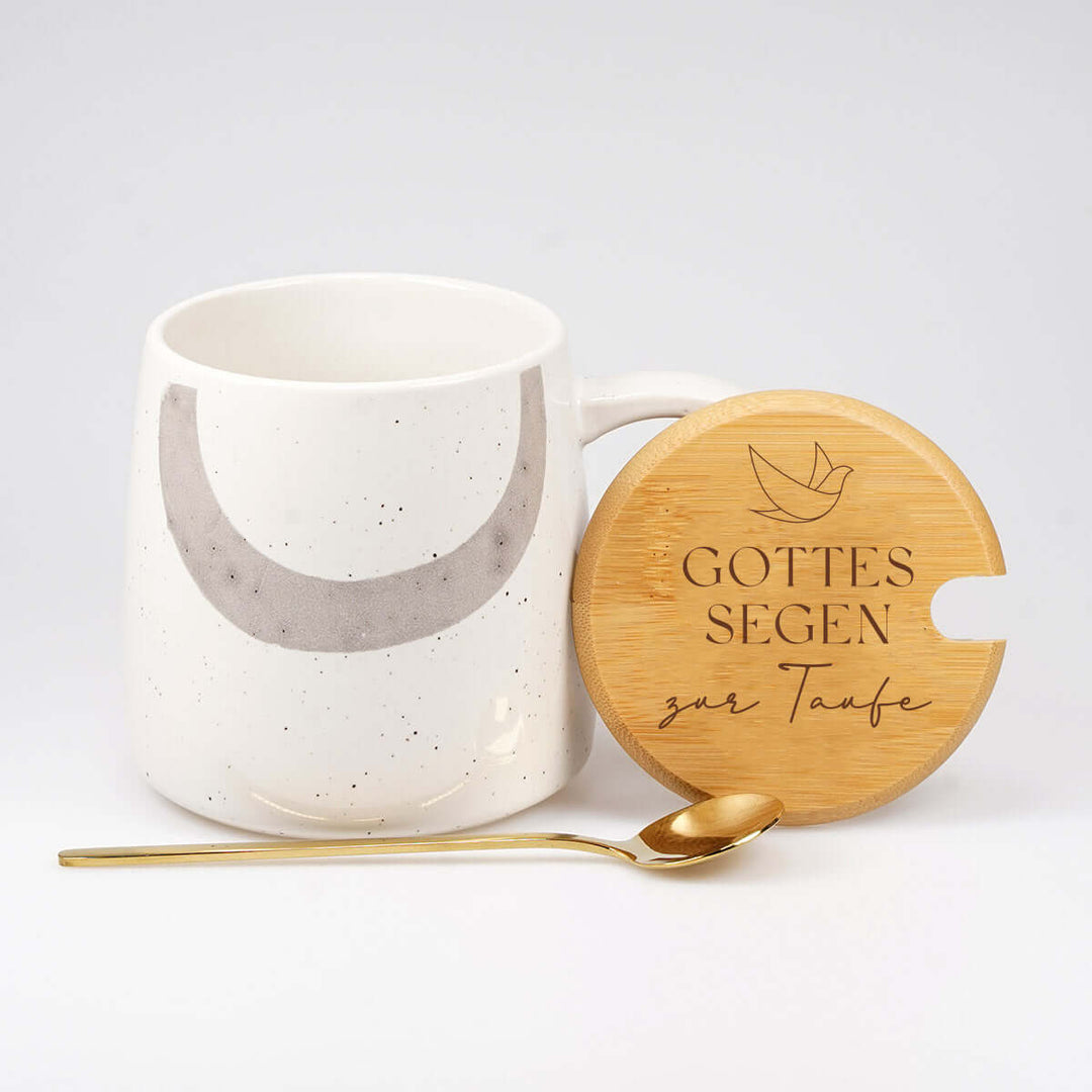 Premium Tasse "Gottes Segen zur Taufe" · inkl. Holzdeckel, Gravur & Löffel