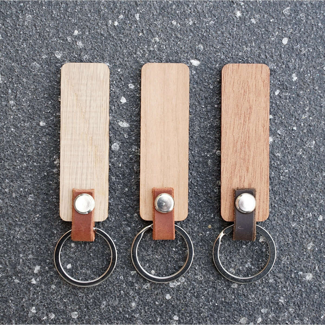 Personalisiertes Holz-Schlüsselanhänger · Geschenk mit Gravur