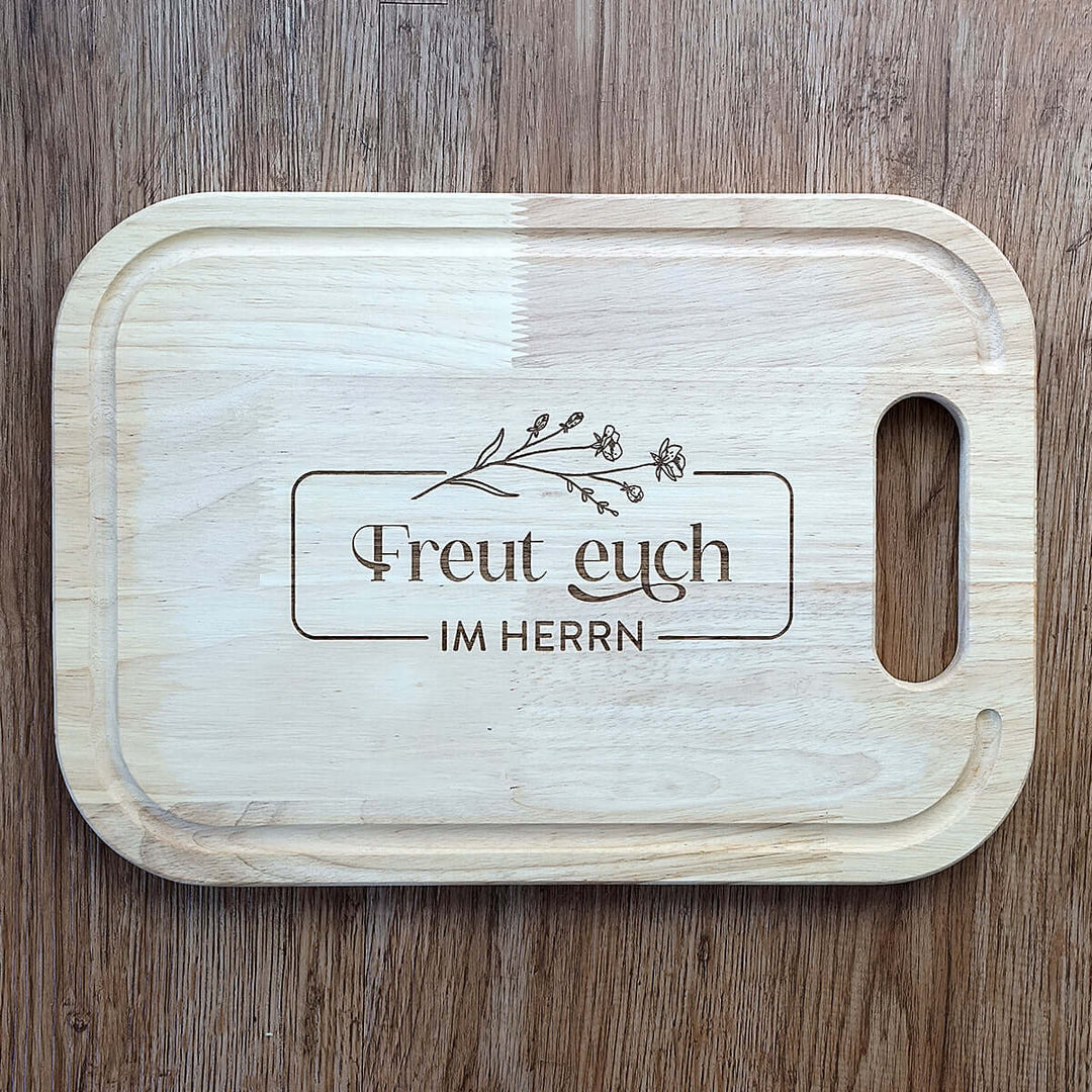 Schneidebrett "Freut euch im Herrn" · Gummibaum · Bibelvers Gravur – Aus Gnade