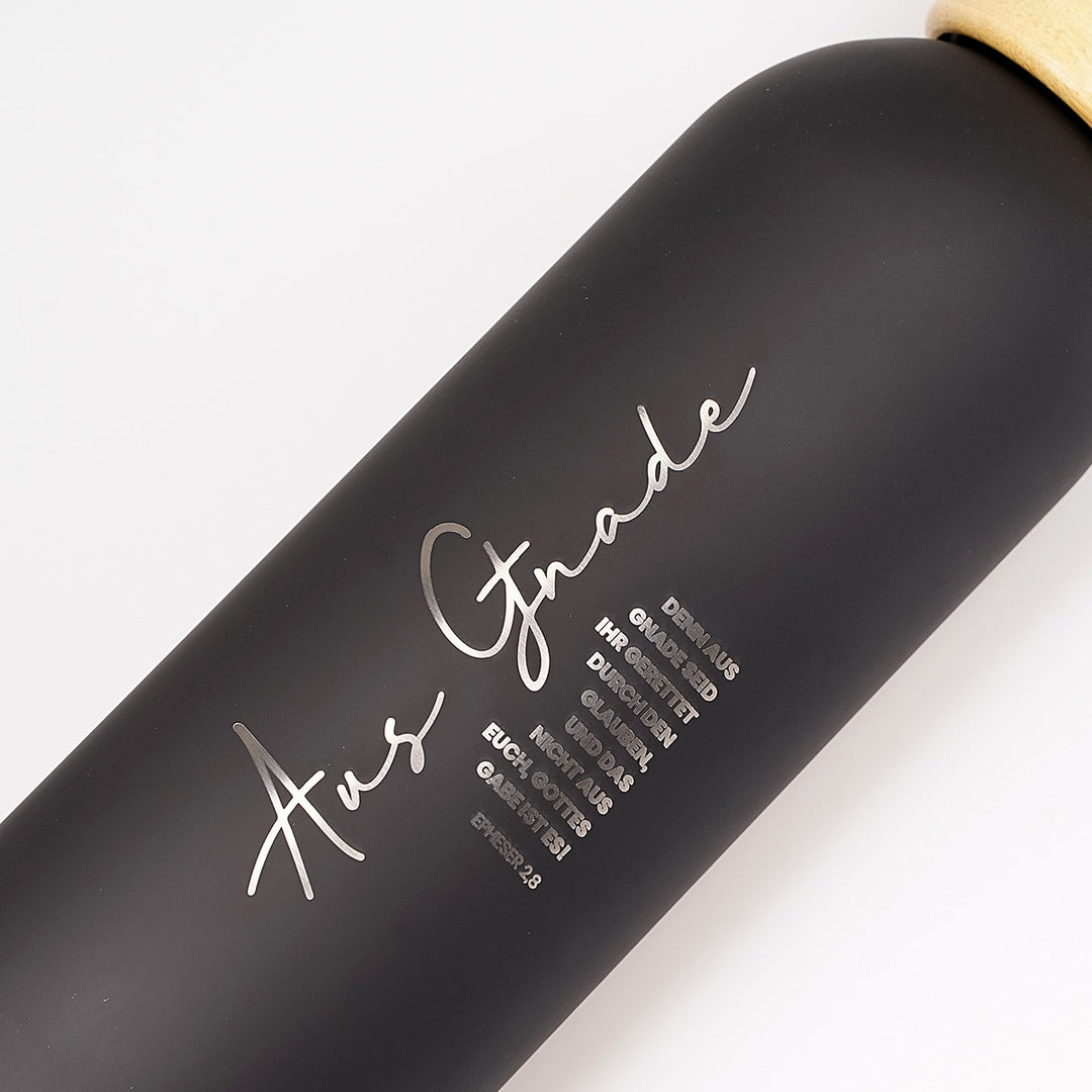 Isolierte Trinkflasche "Aus Gnade" · 750 ml · Gravur · Epheser 2,8