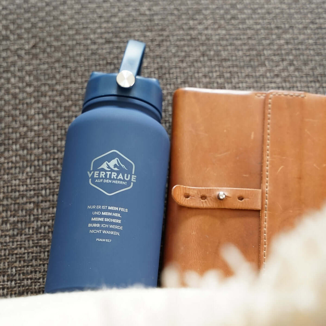 Thermoflasche "Vertraue auf den Herrn" · 650 ml · Gravur · Psalm 62,7