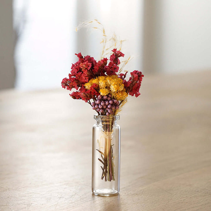 Trockenblumen "Midi Bouquet" in Geschenkbox, inkl. Mini-Vase & Postkarte – Aus Gnade