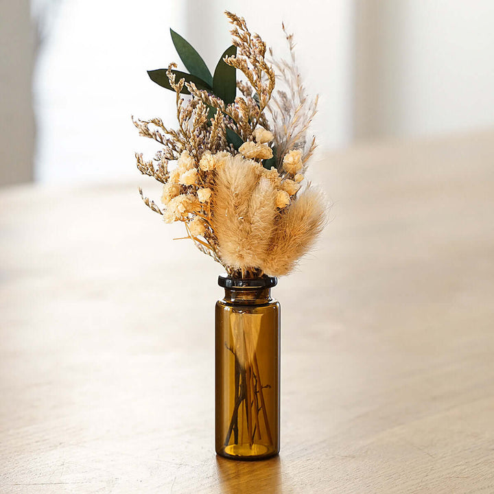 Trockenblumen "Midi Bouquet" in Geschenkbox, inkl. Mini-Vase & Postkarte – Aus Gnade