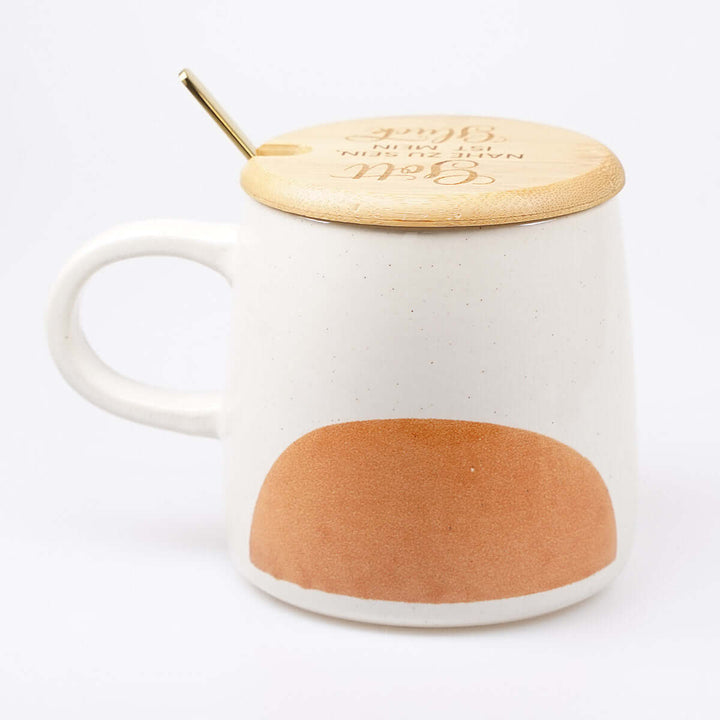 Premium Tasse "Gott nahe zu sein ist mein Glück" · inkl. Holzdeckel, Gravur & Löffel · Orange – Aus Gnade