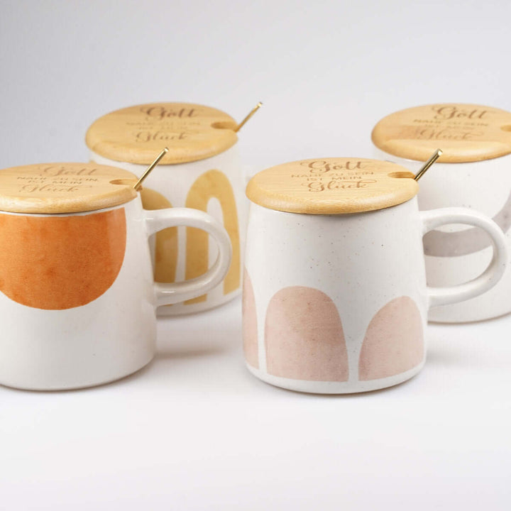 Premium Tasse "Gott nahe zu sein ist mein Glück" · inkl. Holzdeckel, Gravur & Löffel – Aus Gnade