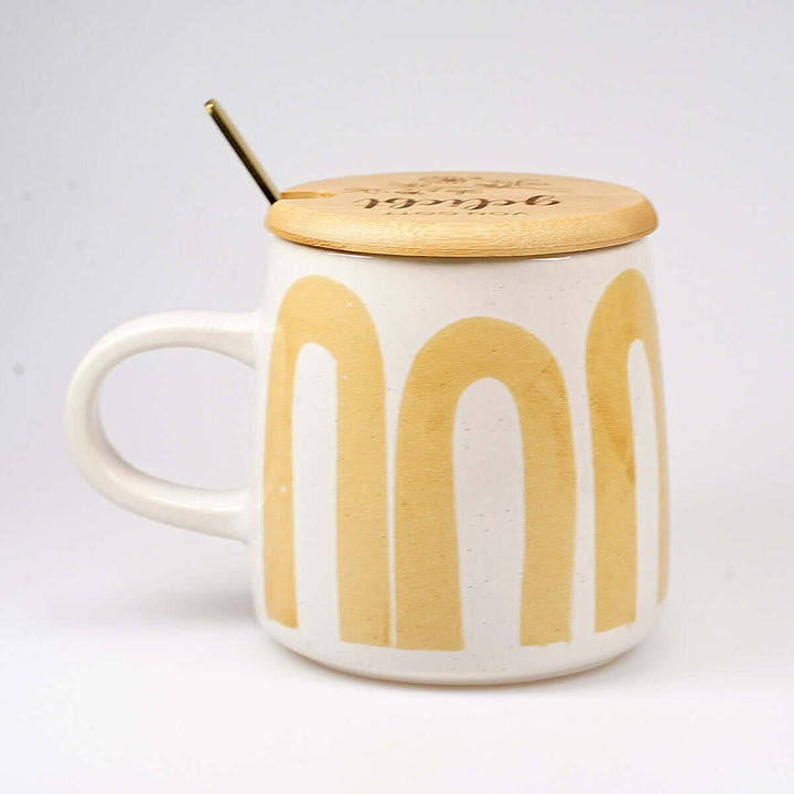 Personalisierte Premium Tasse "von Gott geliebt" · inkl. Holzdeckel, Löffel & Wunschnamen-Gravur – Aus Gnade