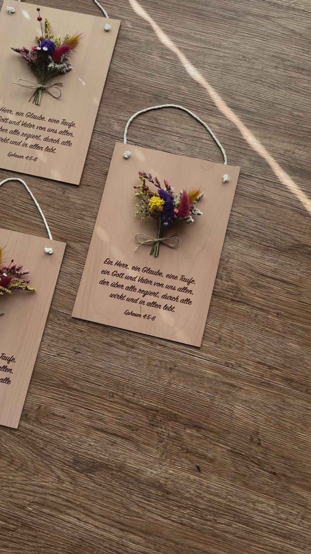 Personalisiertes Holzschild "Trockenblumen" · 3D mit Trockenblumen & Gravur