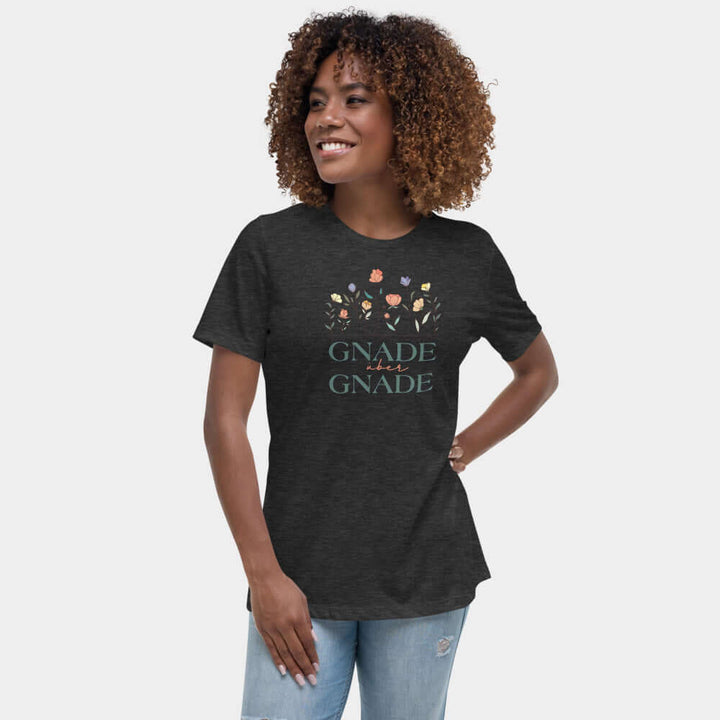 Lockeres Damen-T-Shirt "Gnade über Gnade"