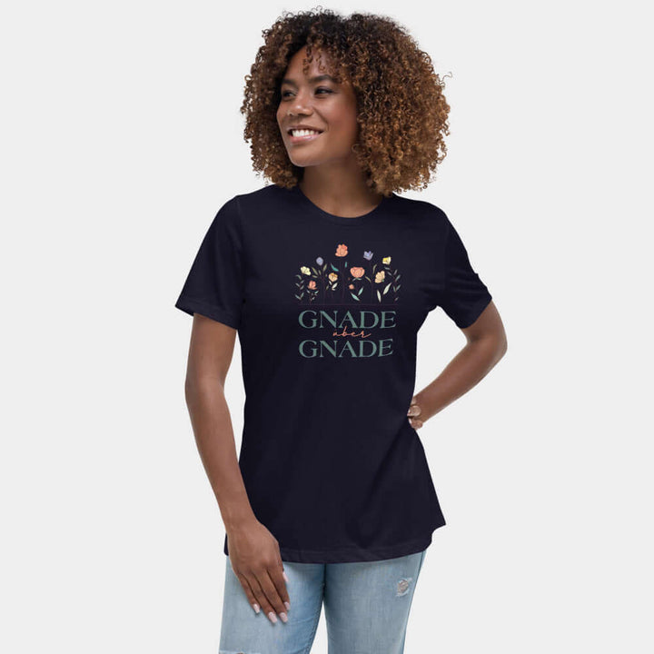 Lockeres Damen-T-Shirt "Gnade über Gnade"