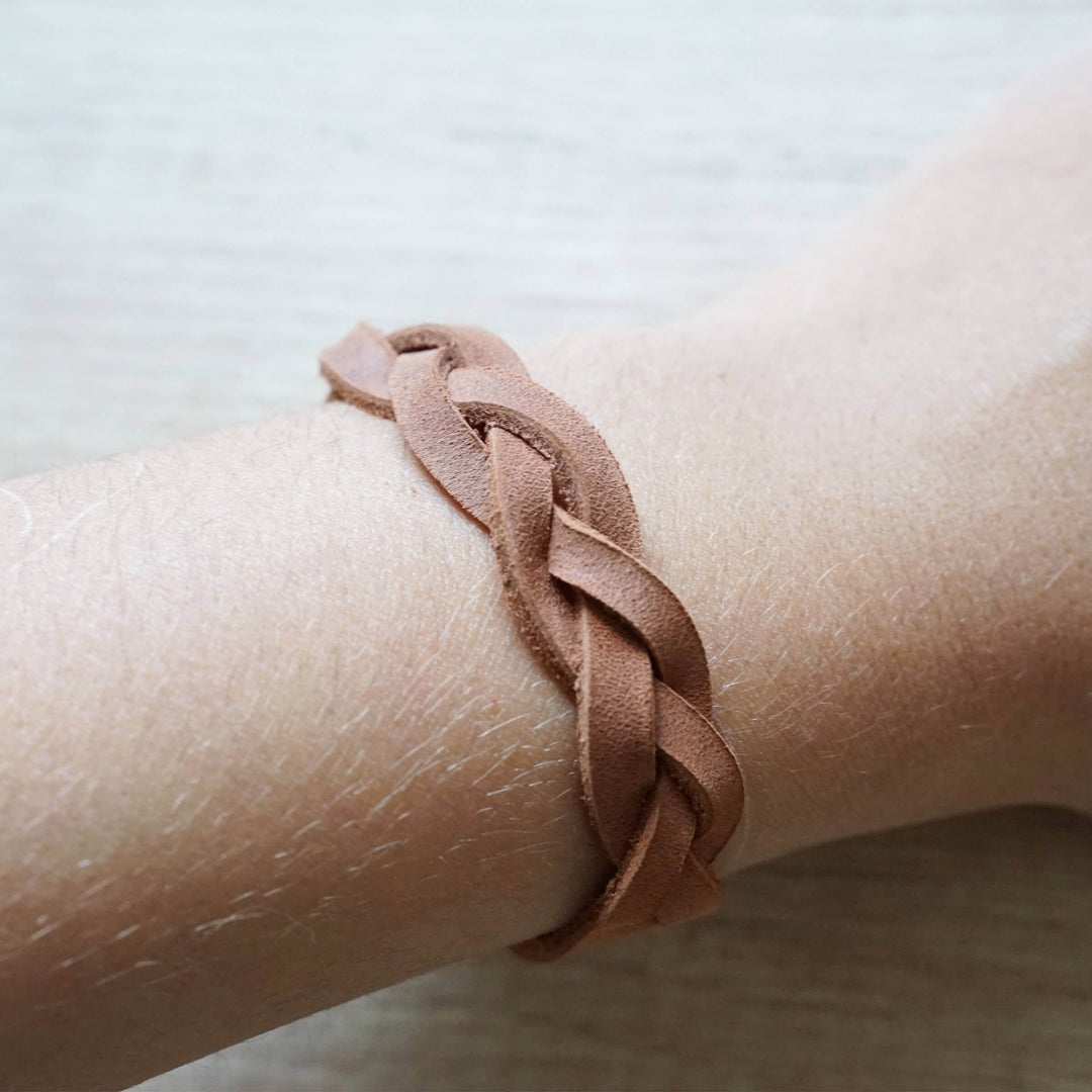 Armband geflochten · Echtes Leder – Aus Gnade