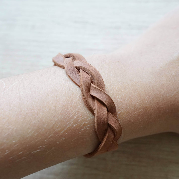 Armband geflochten · Echtes Leder – Aus Gnade