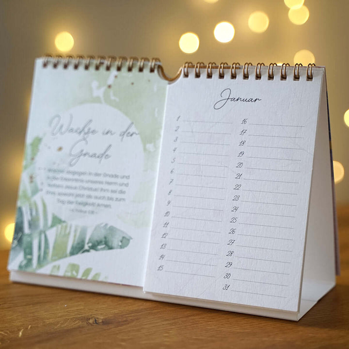 Geburtstags-Kalender "Ermutigung" · Mehrjähriger Tischkalender mit Bibelversen – Aus Gnade