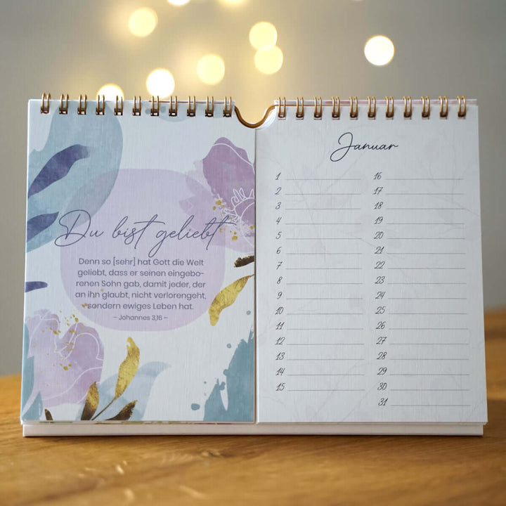 Geburtstags-Kalender "Ermutigung" · Mehrjähriger Tischkalender mit Bibelversen – Aus Gnade