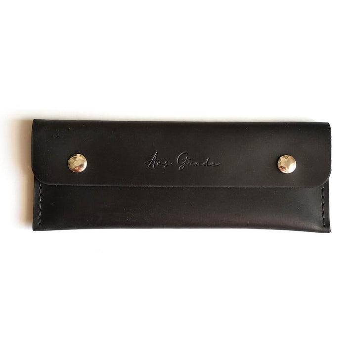 Leder Etui "Aus Gnade" · echtes Leder · handmade – Aus Gnade