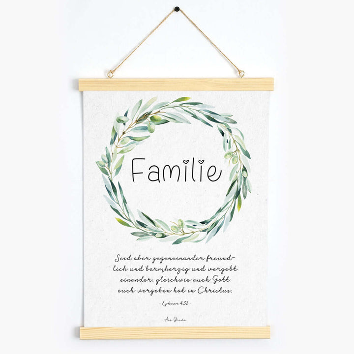 Poster "Familie" Olivenkranz · A3 / A4 · Bibelvers Deutsch – Aus Gnade