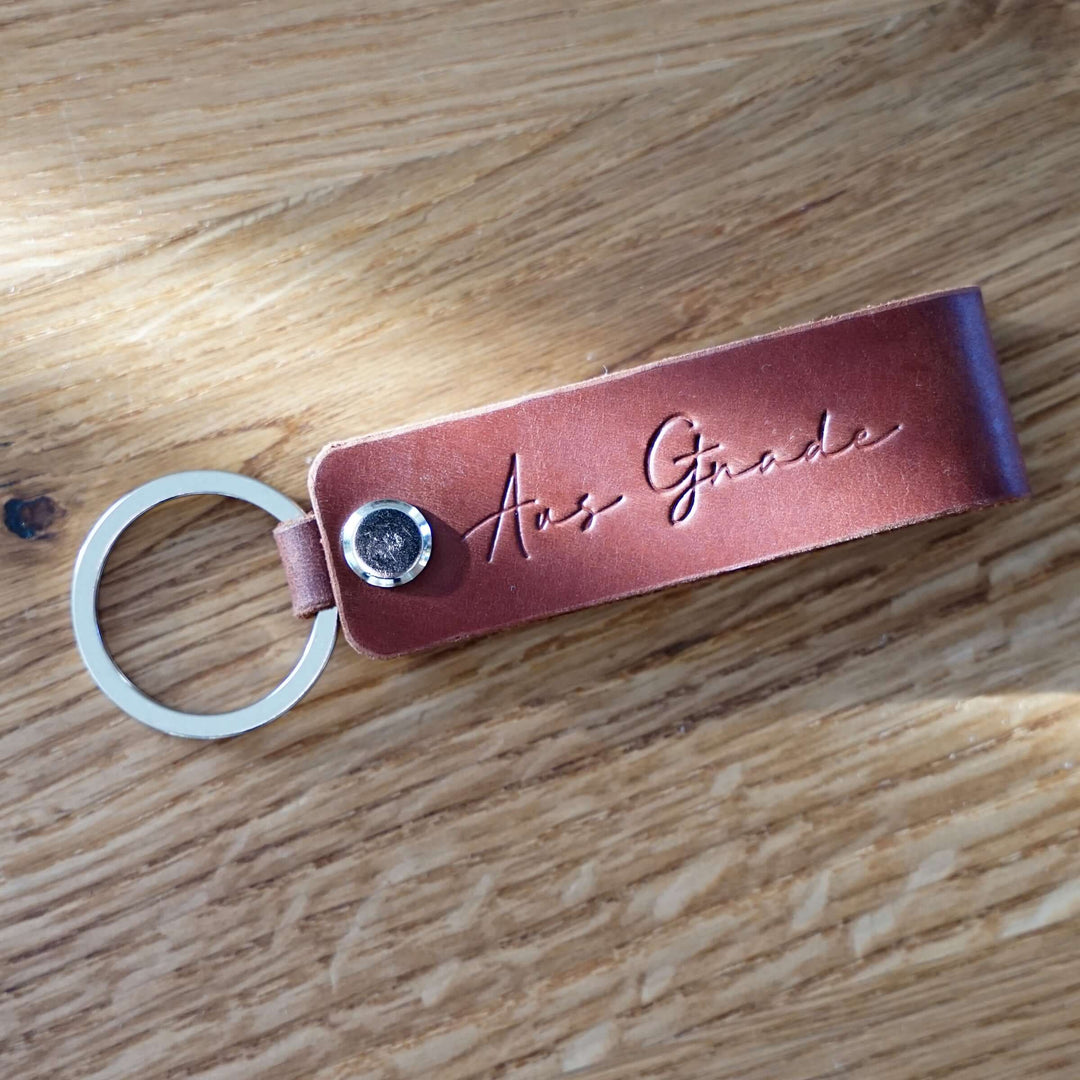 Schlüsselanhänger "Aus Gnade" · Echtes Leder · Prägung – Aus Gnade